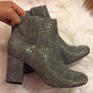 New new new!!! Glitter cute booties